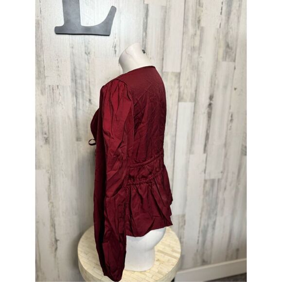 Red blouse size large - Picture 4 of 8